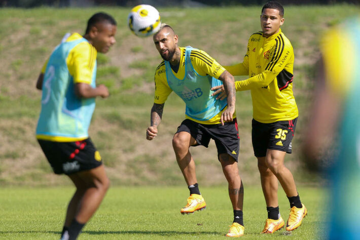 Vidal só pode estrear pelo Flamengo a partir do dia 18 de julho, quando abre a janela de transferências.