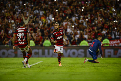 O Flamengo foi dominante durante toda a partida. Neste sábado, o Rubro-negro carioca não tomou conhecimento e goleou o Atlético-GO por 4 a 1, no Maracanã, pela 20ª rodada do Campeonato Brasileiro. Confira as notas! 