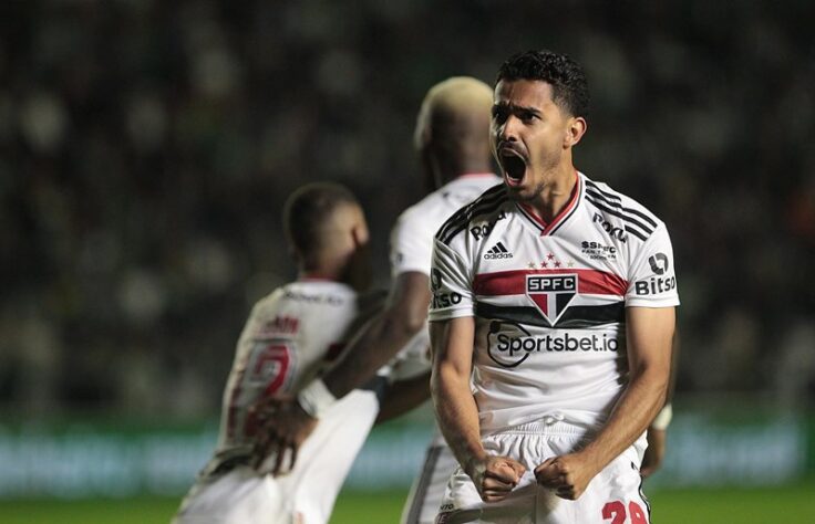 DESFALQUE CERTO: André Anderson - Reforço para a atrual temporada, o meia quase sempre preterido por Ceni também não aguentou a maratona de jogos e acabou afastado com dores musculares antes do duelo de volta contra a Universidad Católica, nas oitavas de final da Copa Sul-Americana.