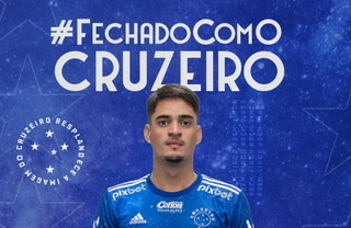 FECHADO - O zagueiro Luis Felipe é outro reforço da Raposa. O time mineiro contratou o jogador, que estava na equipe B do PSV, até dezembro de 2024.