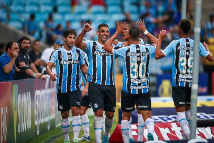 2º lugar: GRÊMIO (68 pontos - atualmente 53 pontos) - Resultados do primeiro turno: Grêmio 2 x 0 Sampaio Corrêa; CSA 1 x 1 Grêmio; Grêmio 1 x 0 Londrina; Bahia 0 x 0 Grêmio; Grêmio 2 x 0 Náutico; Grêmio 3 x 0 Tombense; Brusque 1 x 1 Grêmio