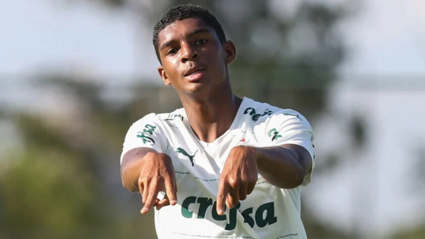 Luis Guilherme (meia, Palmeiras) - Um dos nomes mais promissores da base do Palmeiras. Atua ao lado de Endrick no Sub-17. Em 2022, assinou o seu primeiro contrato profissional com o Verdão.