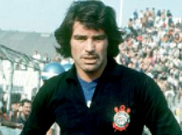 Carlos Buttice - Goleiro - 1974 - 12 jogos, nenhum gol - nenhum título