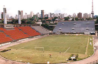 Pacaembu: 4 finais (1961, 2002, 2011 e 2012) - O estádio paulista recebeu 4 finais, a última realizada no local consagrou o Corinthians campeão pela primeira vez.