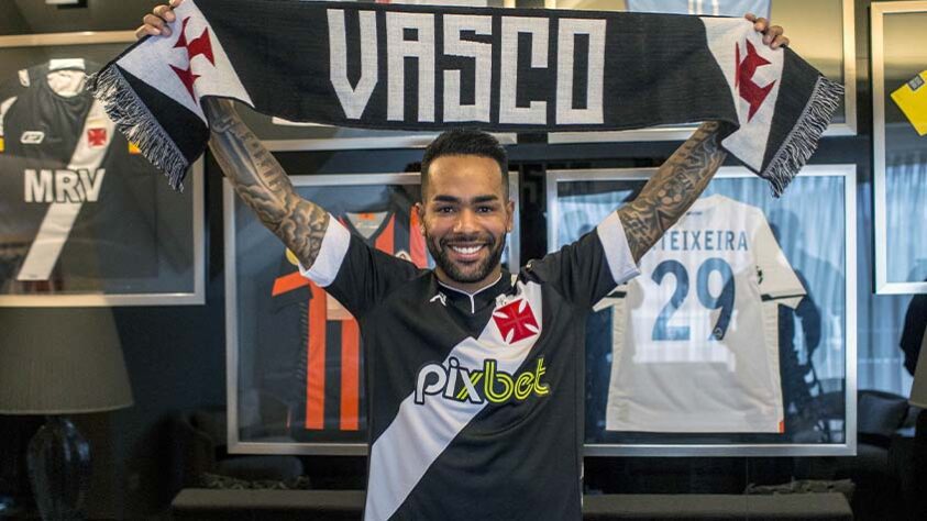 VASCO - Alex Teixeira [foto] (meia, Besiktas), Bruno Tubarão (atacante, Bragantino), Matheus Ribeiro (lateral-direito, Avaí), Paulo Victor (lateral-esquerdo, Internacional) e Fábio Gomes (atacante, Atlético-MG) 