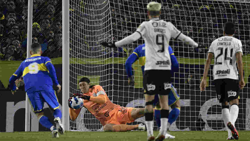 Após empate no tempo normal, o Corinthians avançou às quartas de final da Libertadores ao vencer o Boca Juniors nos pênaltis, por 6 a 5, na Bombonera. Veja as notas dos jogadores do Timão e os pontos positivos e negativos da equipe argentina. (feito por Fábio Lazaro)