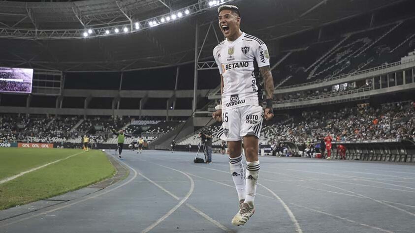 ATLÉTICO-MG - SOBE - Zaracho foi o autor do gol da vitória e aproveitou bem o corredor direito do Botafogo, que sofreu com problemas de marcação. DESCE - O Glorioso teve boas jogadas de contra-ataque na etapa inicial e o Galo teve que parar as jogadas com faltas, saindo de campo com três jogadores amarelados.