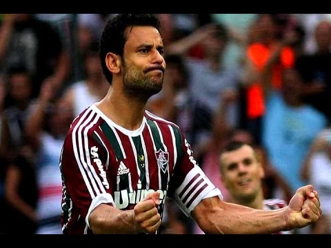 Na temporada de 2014, o ídolo fez mais uma crítica ao Fluminense. Conhecido por ser sincero em entrevistas, ele reivindicou os 20 meses de atraso no pagamento dos direitos de imagem. 