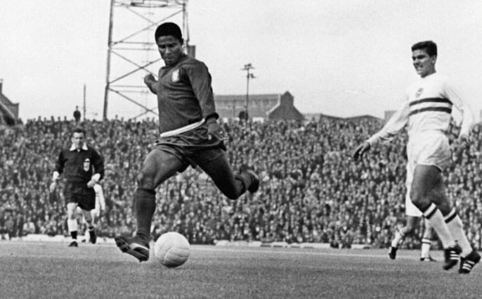 16º lugar: Eusébio (atacante - Portugal): 9 gols em Copas do Mundo - O ídolo português disputou apenas uma Copa do Mundo. Em 1966, os lusitanos foram terceiro colocados do Mundial, e Eusébio marcou 9 gols naquela campanha. 