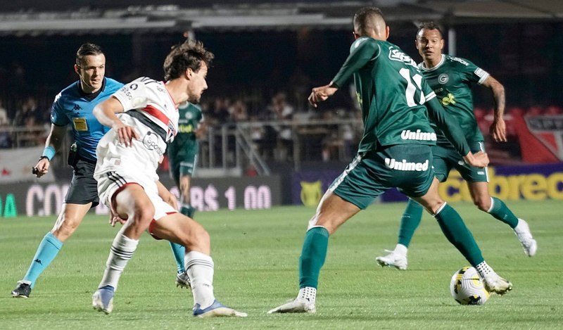 GOIÁS: SOBE - Pedro Raúl causou muito incômodo para o sistema defensivo do Tricolor, principalmente no primeiro tempo, e fez o gol do empate no segundo período. Tadeu também merece menção honrosa por defender um pênalti.  // DESCE - Matheus Sales foi imprudente, cometeu uma penalidade boba que, mesmo não sendo convertida, podia ser tranquilamente evitada.