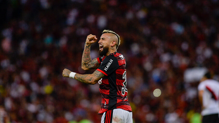 FLAMENGO - Quem chegou: Vidal (Inter de Milão), Everton (Benfica), Pulgar (Fiorentina) e Varela (Dínamo de Moscou) / Quem saiu: Willian Arão (Fenerbahce), Gustavo Henrique (Fenerbahce), Mauricio Isla (Universidad Católica), Andreas Pereira (Fulham), Gabriel Noga (Bahia) e Thuler (Vissel Kobe)