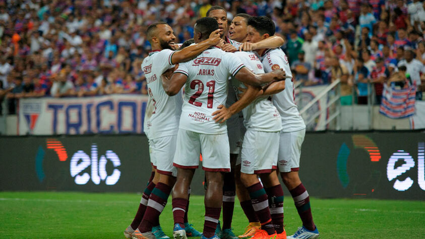 O jogo de ida das quartas de final da Copa do Brasil encerrou com vantagem carioca. Nesta quinta, o Fluminense venceu o Fortaleza por 1 a 0, na Arena Castelão. No primeiro tempo, Nonato abriu o placar. Na segunda etapa, Fábio brilhou nas defesas e garantiu o resultado. Confira as notas do time a seguir. (Por Ana Daróz; anapereira@lancenet.com.br)