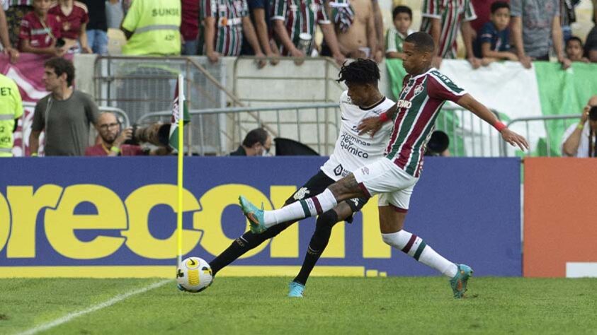 Em duelo válido pela 15ª rodada do Brasileirão, o Corinthians foi derrotado por 4 a 0 para o Fluminense, no Maracanã. Cano (2x), Manoel e Fred marcaram para os mandantes. Veja as notas dos jogadores do Timão. (feito por Rafael Marson)