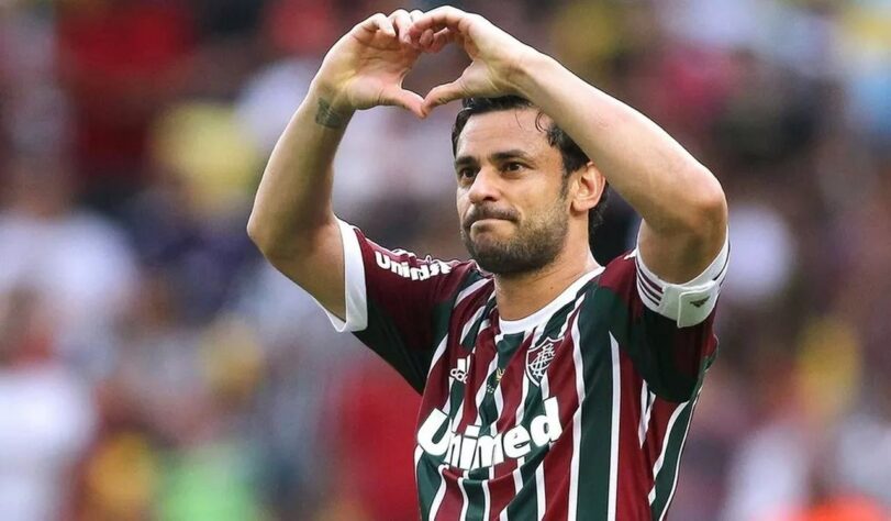 6. Fred já marcou três ou mais gols em seis oportunidades com a camisa do Fluminense. Contra quem foi o último hat-trick?  (A) Portuguesa (B) Duque de Caxias (C) Figueirense (D) Coritiba