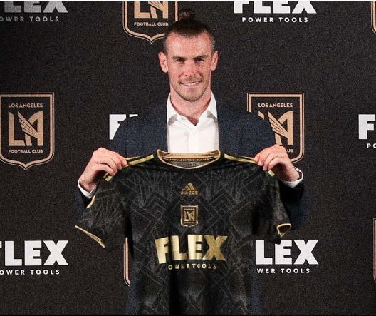 FECHADO - Gareth Bale foi apresentado como reforço do LAFC, da MLS, e não escondeu a sua alegria por chegar ao time norte-americano. Após uma passagem frustrante pelo Real Madrid, o time da MLS apareceu como alternativa para recuperar o bom futebol dos tempos de Tottenham.