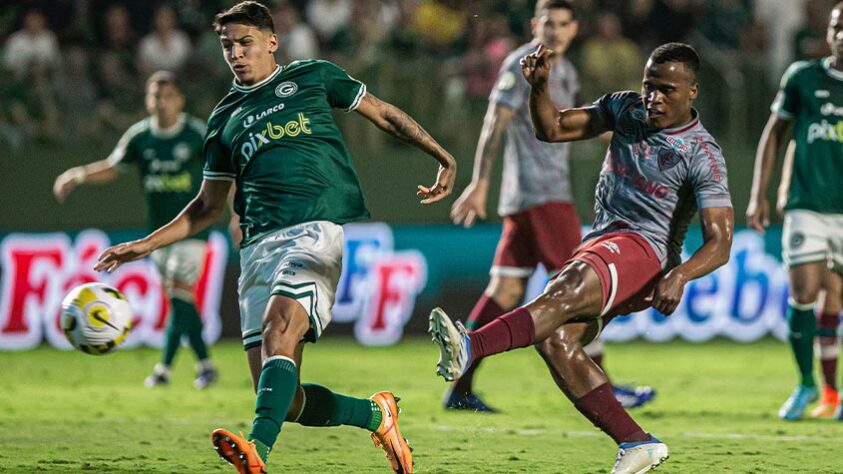 Goiás - Sobe: Encaixou a marcação e conseguiu segurar o ímpeto do Fluminense em alguns momentos / Desce: Deixou adversários livres na área e cometeu faltas perigosas.