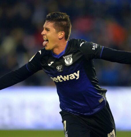 Guido Carrillo (atacante - argentino - 31 anos - sem clube desde 01/07/2022): o jogador construiu grande parte da sua carreira no futebol europeu, com passagens pela França, Inglaterra e Espanha. O centroavante está livre no mercado desde o término do seu contrato com o Elche.