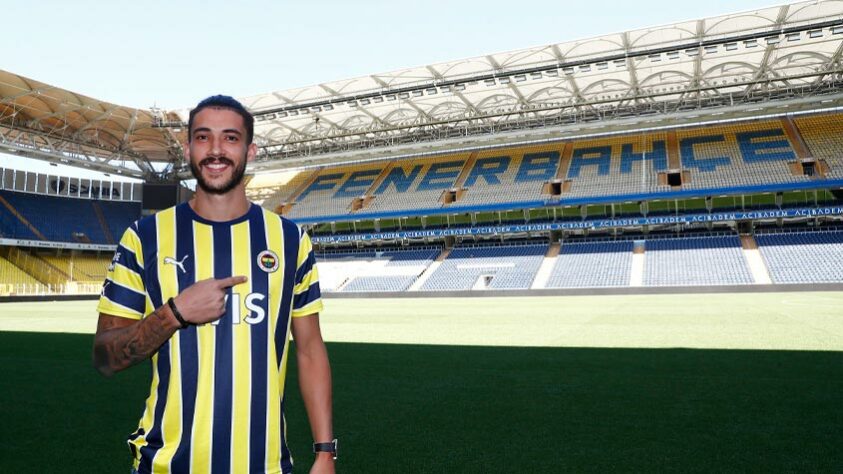 Gustavo Henrique - O Fenerbahçe também foi o destino de Gustavo Henrique. O acordo pelo zagueiro foi de empréstimo até junho de 2023, com opção de compra após o período. O valor da negociação não foi confirmado.