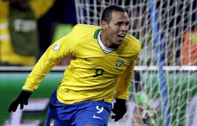 Copa do Mundo 2010 - Oitavas de final - BRASIL 3 x 0 Chile - Gol: Juan, Luís Fabiano e Robinho