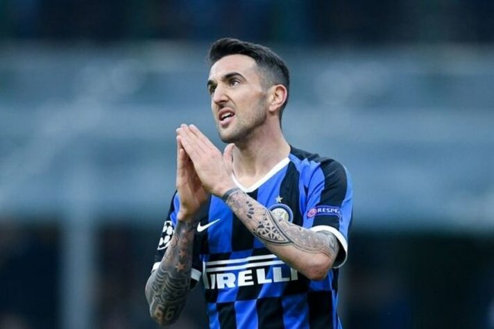 FECHADO - Matías Vecino deve ir para a Lazio de forma gratuita, segundo Fabrizio Romano. O meio-campista assinará acordo até 2025 com a equipe da capital italiana.