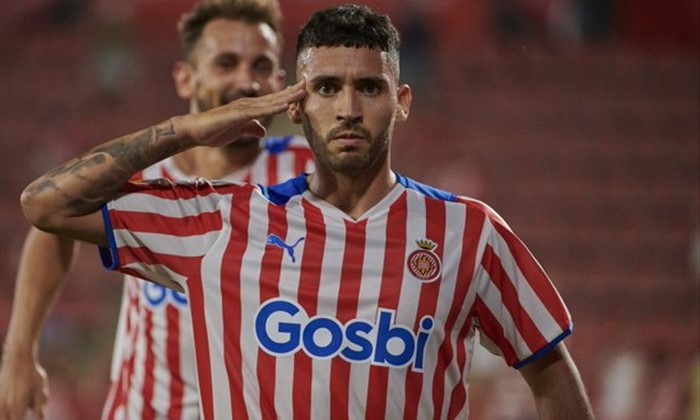 FECHADO - Os dois Nahuels, o atacante Bustos e o zagueiro Ferraresi, são jogadores do São Paulo. O Tricolor acertou o empréstimo da dupla junto ao Grupo City por um ano, com opção de compra de ambos. O anúncio oficial deve ser feito após a partida contra o Ceará, duelo de ida das quartas de final da Copa Sul-Americana, nesta quarta-feira.