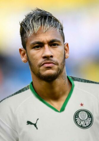 Torcedores do Verdão fazem montagens com Neymar no Palmeiras.