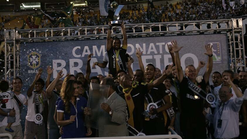 Em 2009, o Vasco jogou pela primeira vez a Série B do Campeonato Brasileiro. Das edições que o Cruz-Maltin já participou, foi a única em que levantou a taça da competição.