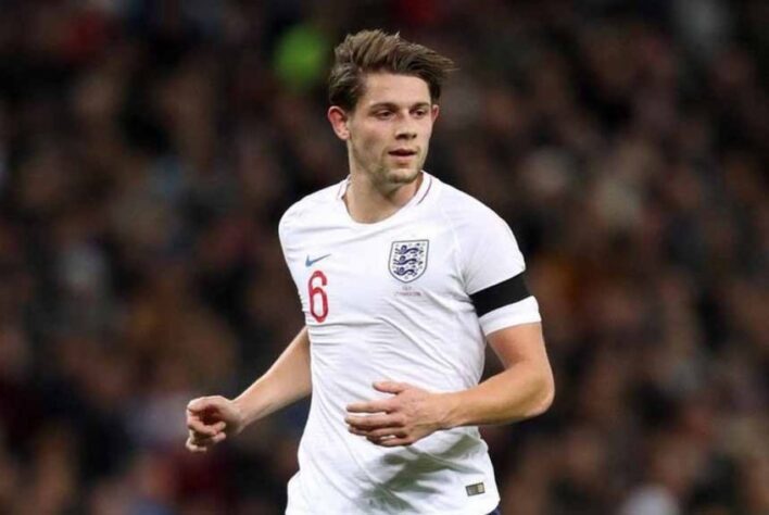 FECHADO - O Everton, da Inglaterra, oficializou a contratação do zagueiro James Tarkowski, que chega sem custos ao time treinado por Frank Lampard.