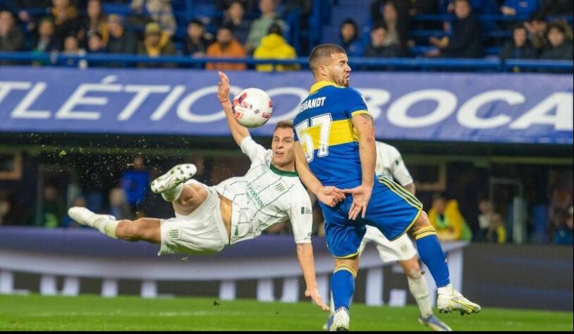 CONFIRMADO: Giuliano Galoppo - Meia do Banfield teve suas bases contratuais acertadas com o Tricolor, que buscava investidor para pagar os US$ 6 milhões pedidos para a liberação do jogador. O argentino foi apresentado na equipe e logo no dia seguinte estreou contra o América-MG, pela Copa do Brasil.