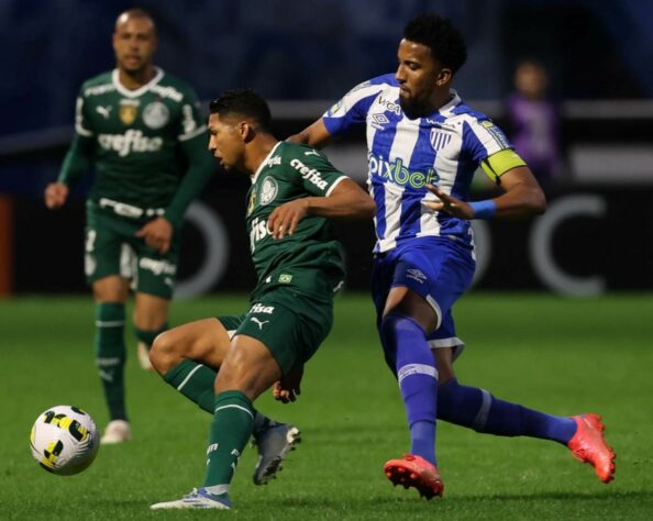 Bruno Cortez (35 anos) - Posição: lateral-esquerdo - Clube: Avaí