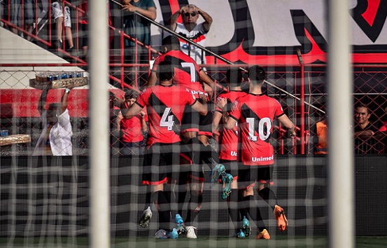 Atlético-GO - Sobe: Seguraram até onde conseguiram o ataque Tricolor e apesar da derrota, tiveram um jogo consistente defensivamente. / Desce: Faltou ousadia para ir atrás do placar, partindo para o desespero nos minutos finais.