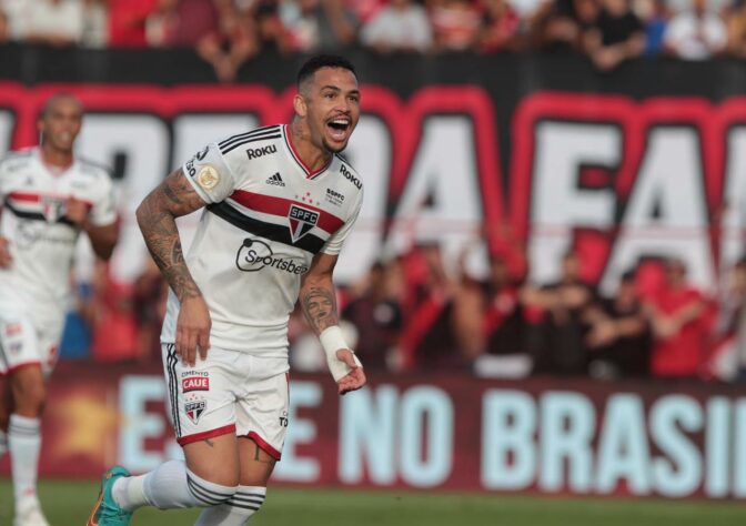 Em jogo válido pela 15ª rodada do Brasileirão 2022, o São Paulo venceu o Atlético-GO no estádio Antônio Accioly, pelo placar de 2 a 1. Luciano anotou os dois do São Paulo na partida e foi o grande destaque do Tricolor na partida. Confira as notas do São Paulo no LANCE! (por Redação São Paulo) 