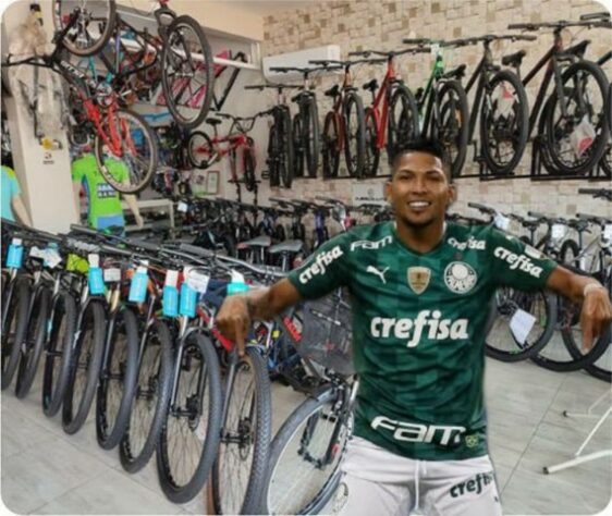 Libertadores: os memes de Palmeiras 5 x 0 Cerro Porteño, com direito a gol de bicicleta de Rony.