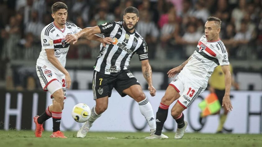 Em jogo válido pela 16ª rodada do Brasileirão 2022, o São Paulo empatou com o Atlético-MG no estádio Mineirão, pelo placar de 0 a 0. A defesa tricolor fez partida muito boa, com destaque para Miranda, entretanto o ataque foi abaixo nesta noite. Confira as notas do São Paulo no LANCE! (por Redação São Paulo) 