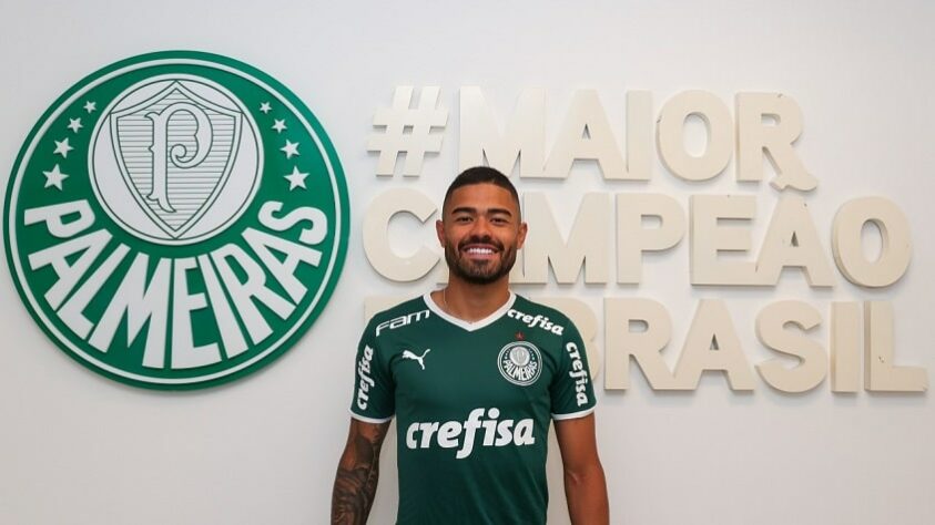 Bruno Tabata - 8 de agosto de 2022 - meia-atacante - contratado junto ao Sporting-POR no meio da temporada 2022