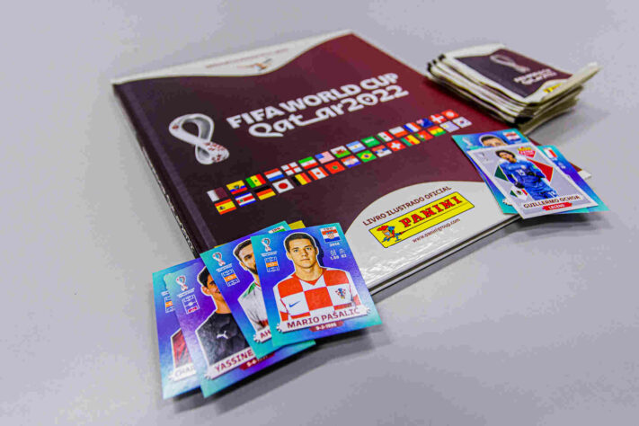 O álbum da Copa do Mundo é sempre uma febre no Brasil. Amanhã (19), ele será lançado oficialmente e a diversão começa. O LANCE! visitou a fábrica da Panini para conferir como são feitas as figurinhas do colecionável: confira! (Por: Rafael Oliva)