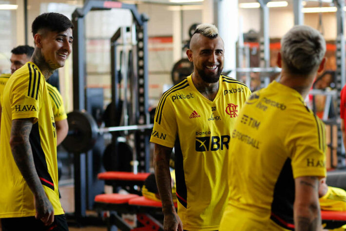 A atividade ocorreu na manhã desta quinta, no CT do Ninho do Urubu, e teve clima leve entre os jogadores. 