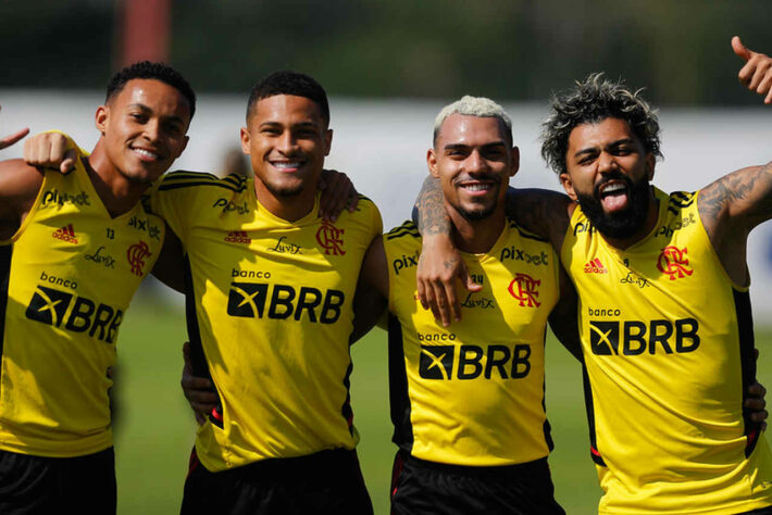 O Flamengo volta a treinar na manhã desta sexta-feira antes de embarcar para São Paulo.