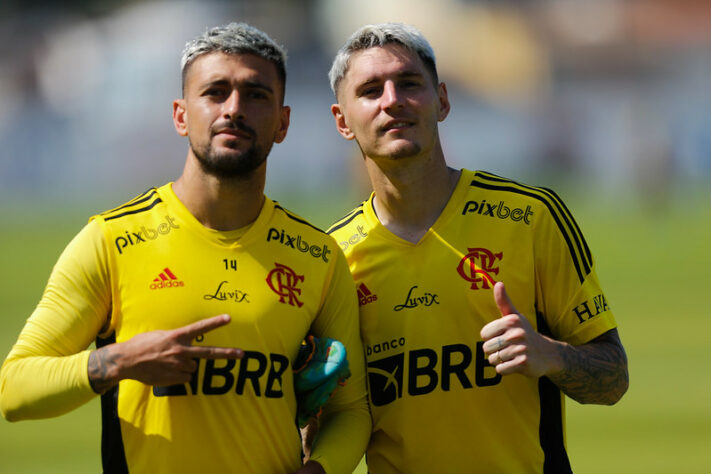 13° - Flamengo - 4 estrangeiros (Arrascaeta, Pulgar, Vidal e Varela)