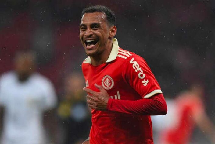 6º lugar: INTERNACIONAL (33 pontos) - 21 jogos - Título: 0,65% / Libertadores: 44,2% / Sul-Americana: 50,2% / Rebaixamento: 0,38%