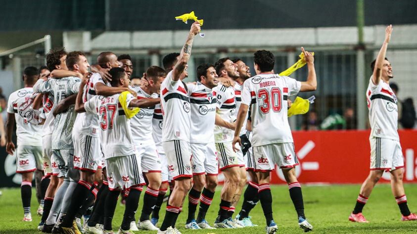 Pela sexta vez em toda a sua história, o São Paulo chega à semifinal da Copa do Brasil com um sonho inédito. Nesta quarta-feira (24), seu desafio é contra o Flamengo no estádio do Morumbi. O Tricolor busca o primeiro título do torneio em toda a sua história. Relembre o retrospecto da equipe nesta fase da competição! (Por Izabella Giannola)