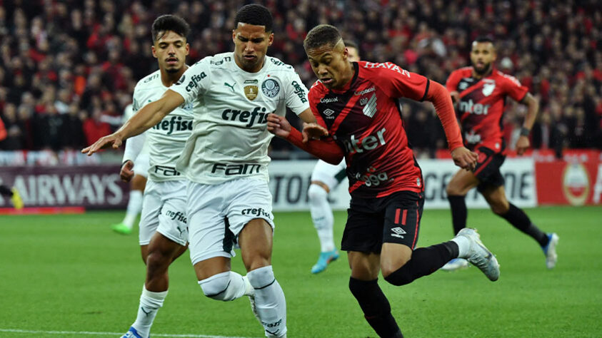 O Palmeiras fez uma de suas piores partidas na temporada e acabou saindo derrotado da Arena da Baixada na ida da semifinal da Libertadores. Poucos jogadores se salvaram nas atuações. Confira as notas: