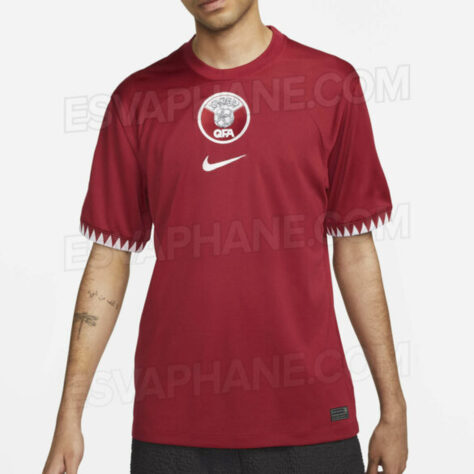6º lugar - QATAR (produzido pela Nike) - Nota 5/  De acordo com a publicação faltou mais ousadia no design da camisa do país que recebe a Copa do Mundo.