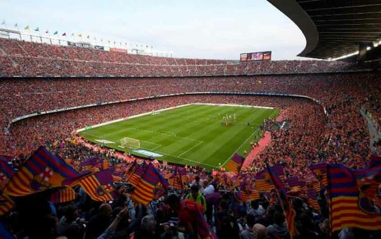 3º lugar - Camp Nou (Espanha) - Capacidade: 99.354 pessoas