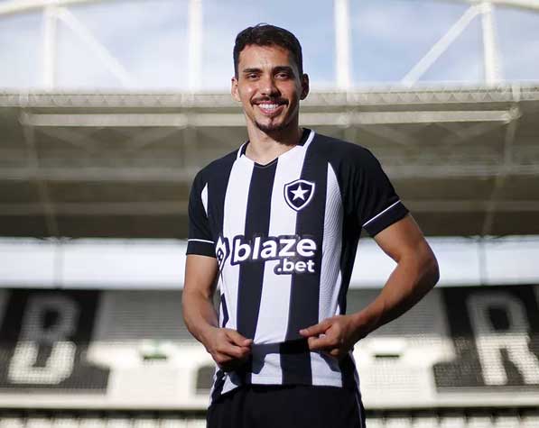 EDUARDO - 8 - Iluminado! Depois de quase cinco meses longe dos gramados, Eduardo teve uma atuação de gala no Espirito Santo. O meia marcou o segundo gol do Botafogo e deu muita qualidade ao setor ofensivo alvinegro. 