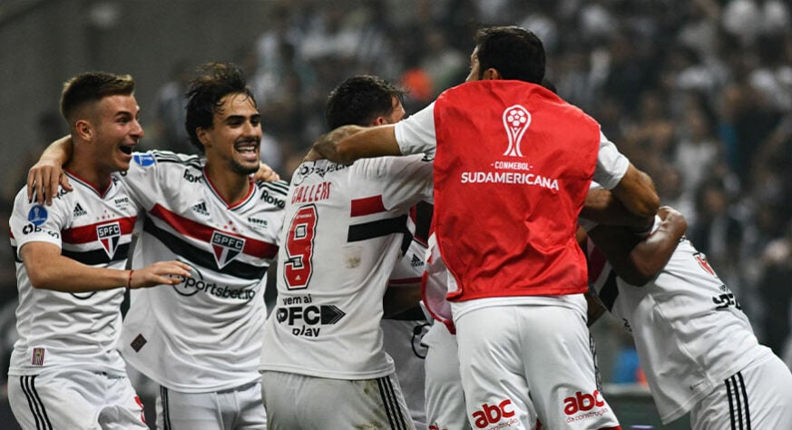 13º lugar: SÃO PAULO (29 pontos) - 24 jogos - Título: 0.002% / Libertadores: 0.24% / Sul-Americana: 20.1% / Rebaixamento: 14.0%