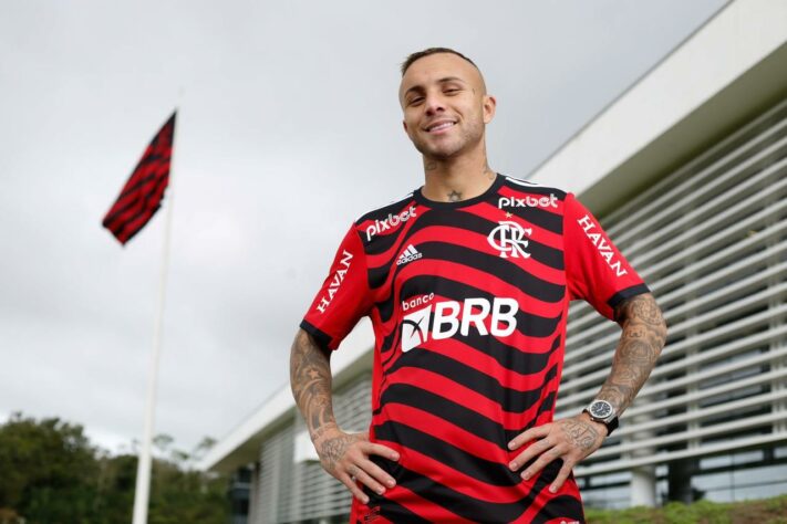 6ª posição: Éverton Cebolinha, 26 anos - Atacante (brasileiro) - Clube: Flamengo - Valor de mercado: 12 milhões de euros / 67 milhões de reais