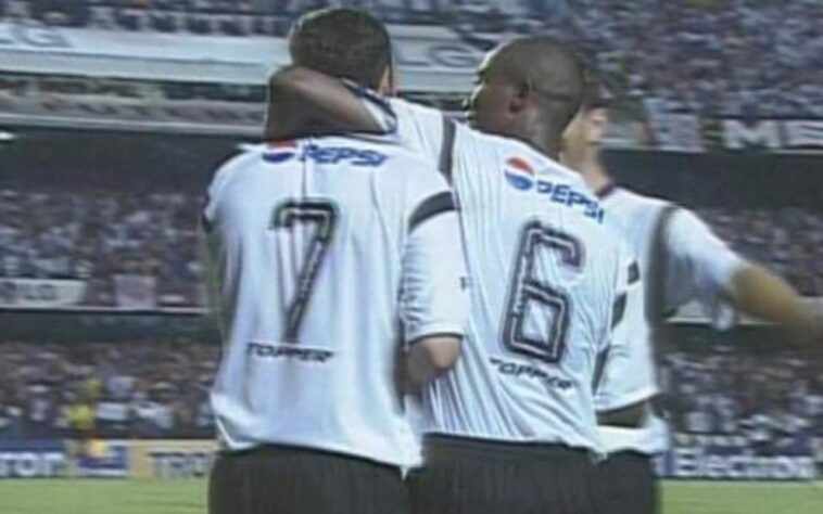 Vice-campeão brasileiro em 2002, o Timão precisou reverter uma resultado adverso na semifinal. Derrotado pelo Fluminense por 1 a 0 no jogo de ida, o Timão bateu o Tricolor no jogo de volta, em São Paulo, por 3 a 2. A classificação veio por ter melhor campanha na primeira fase. 