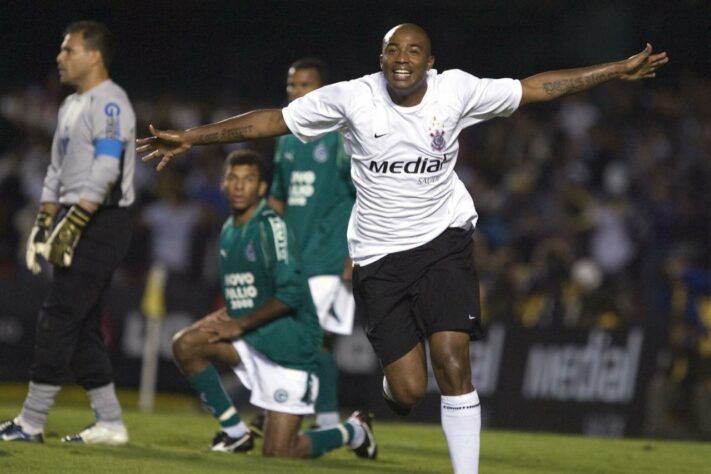 Em 2008, o Corinthians, mesmo jogando a segunda divisão do Campeonato Brasileiro, chegou até a final da Copa do Brasil. Para isso, precisou de duas remontadas. A primeira nas oitavas de final, quando goleou o Goiás por 4 a 0, no estádio do Morumbi, após ter perdido por 3 a 1 o jogo de ida, no Serra Dourada, em Goiânia.