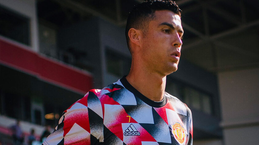 ESFRIOU - Conforme noticiado pela RMC Sports, mais um possíve destino de Cristiano Ronaldo "pulou do barco". O Olympique de Marselha, que vinha recebendo um movimento pelo atacante português nas redes sociais, não tem interesse na contratação do jogador.